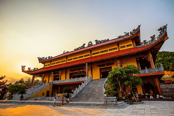 lịch sử chùa Ba Vàng